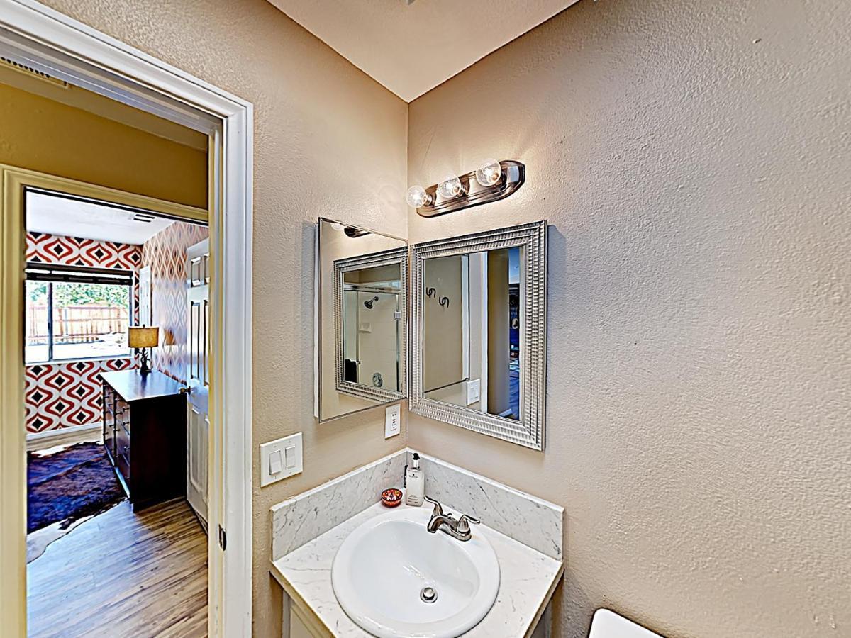 Rawhide Ranch - Walk To Pappy And Harriet'S With Hot Tub! Home Yucca Valley Exterior photo